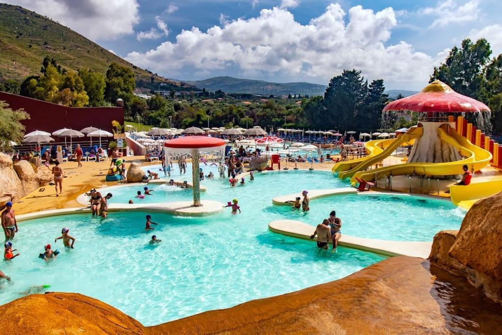 Villa Indipendente Le Coccinelle Beach Mare Piscina A 250 Mt Dal Mare Con Servizio Di Piscina A 400 Mt 12 K Da Cefalu Campofelice Di Roccella Εξωτερικό φωτογραφία
